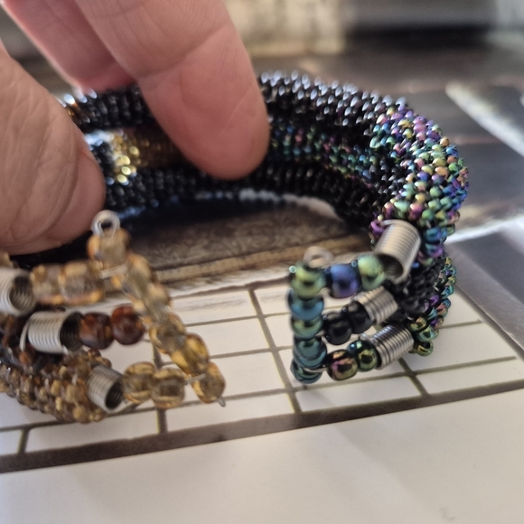 Black and Gold Intricate Beaded Adjustable Bracelet - Picture 5 of 5